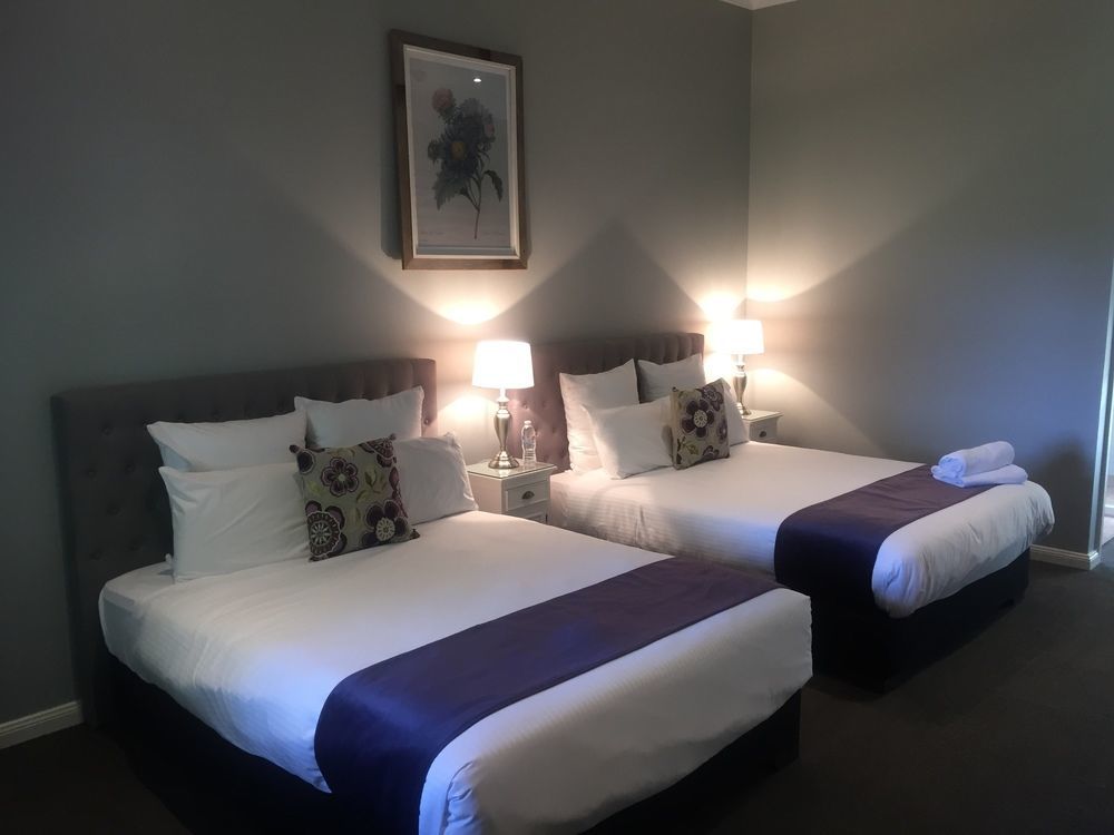 Camden Valley Inn ภายนอก รูปภาพ