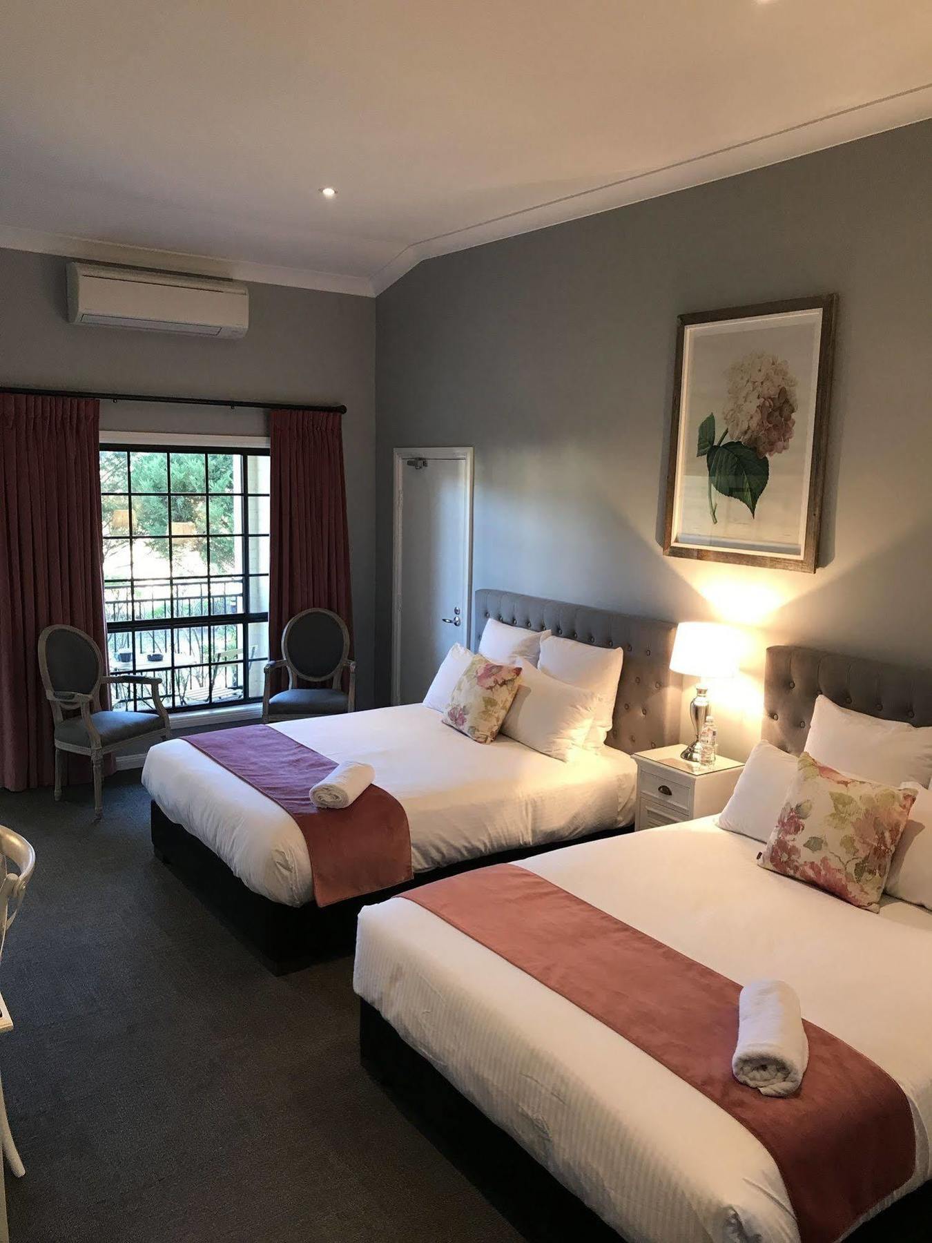 Camden Valley Inn ภายนอก รูปภาพ